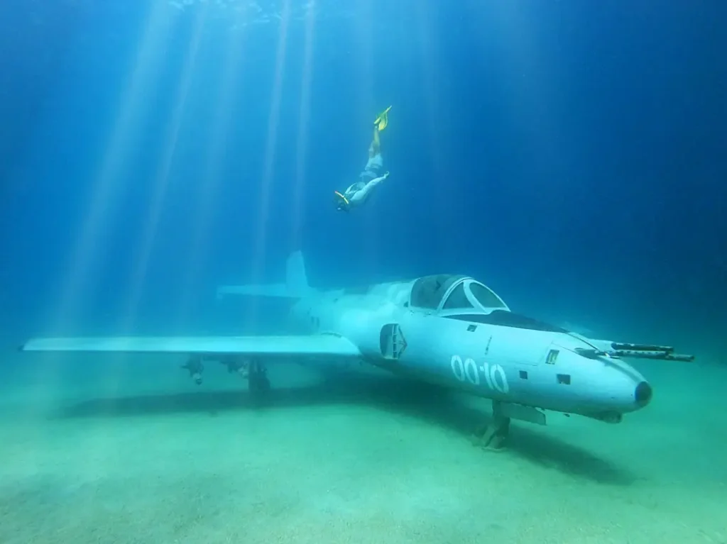 underwater-museum-001-1024×767 Underwater museum plane at sea